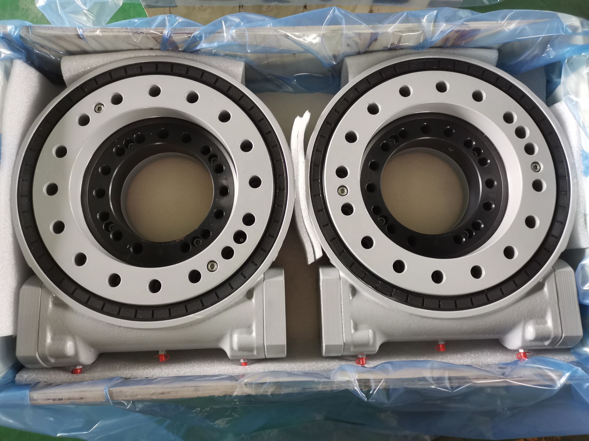 Heavy Equipment Handling - WH9-59-RH-160A，Heavy Load Slewing Drive for Material